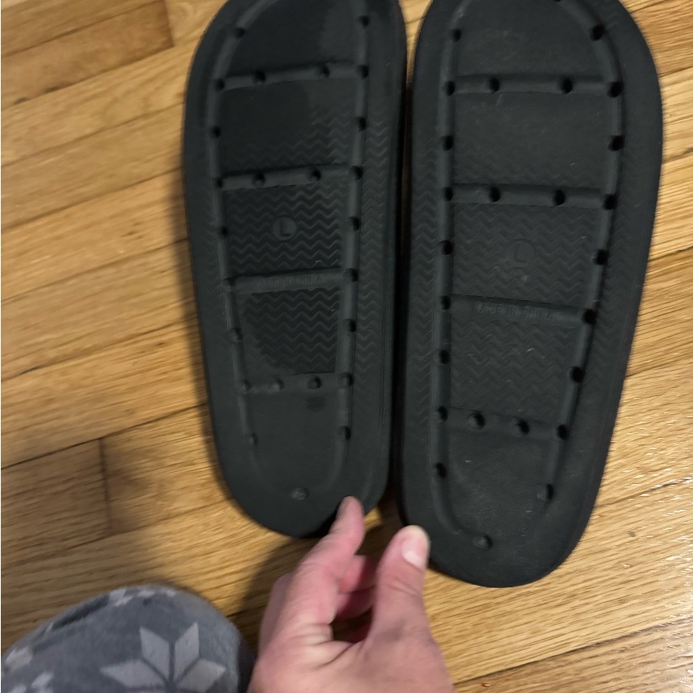 32 Degrees men’s/woman’s black slides sizes Small, Medium and Large - Picture 9 of 10